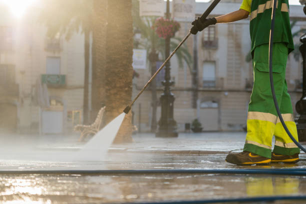 Best Animal Enclosure Cleaning  in Jacksonville, FL